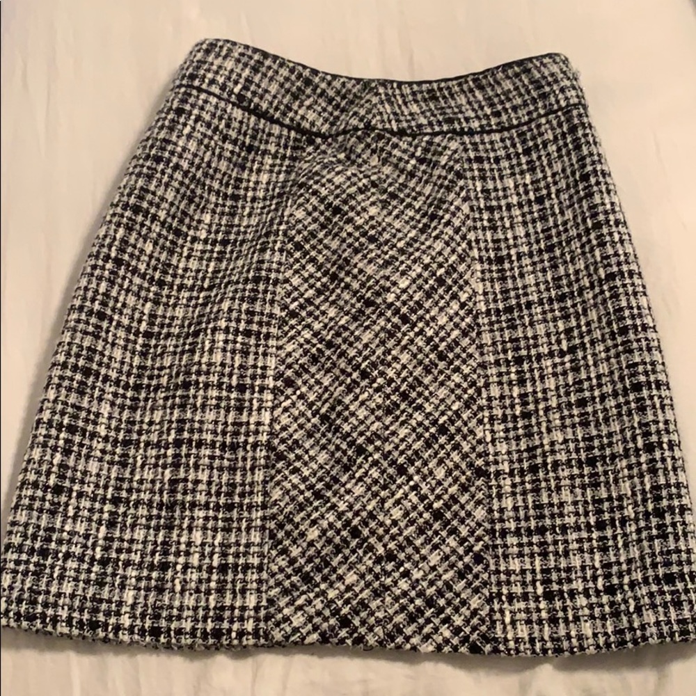 White House black market tweed skirt size 0